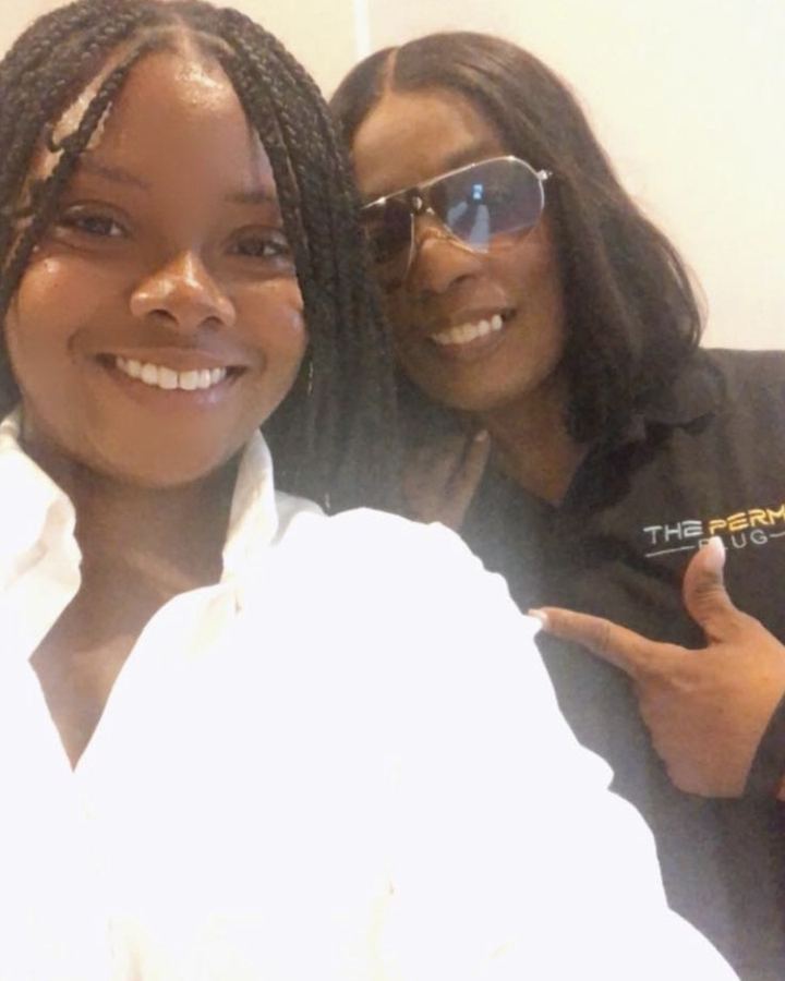 Khalia Luff of Sankofa Signings supporting a fellow Philadelphia small business owner